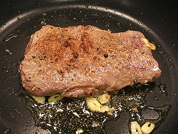 ステーキをフライパンで! お肉のプロが教える美味しい焼き方