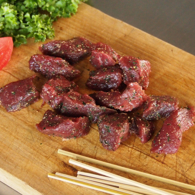 竹串付き味付けダチョウキューブ 150g