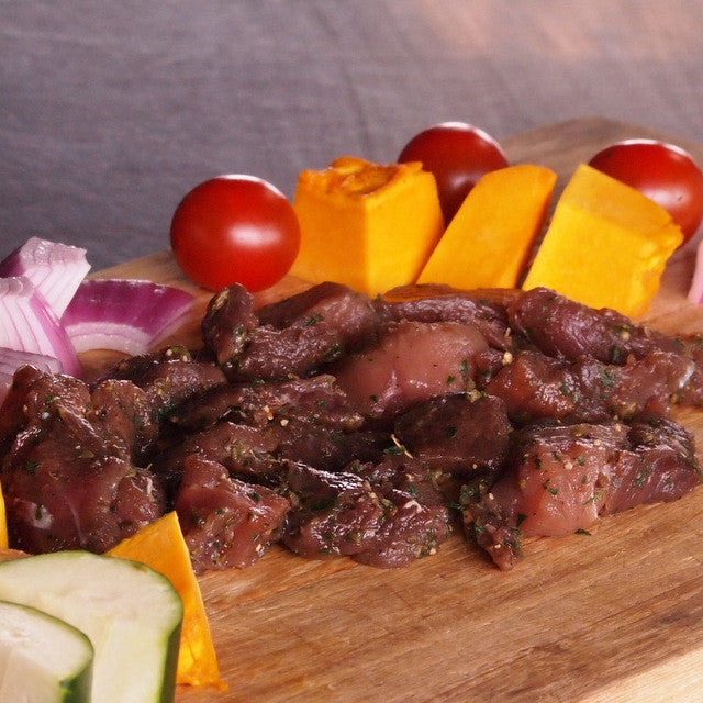 竹串付き味付け馬肉キューブ 150g