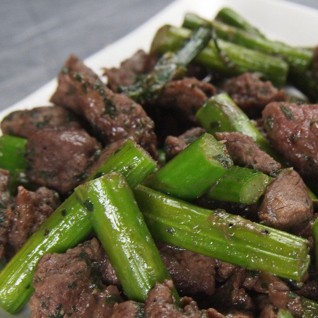竹串付き味付ラクダ肉キューブ 150g