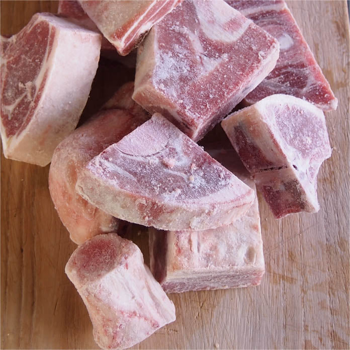【※賞味期限2025/11/22までの為、40%OFF!日付指定不可】ラム(カーカス) 骨付きカット 1kg