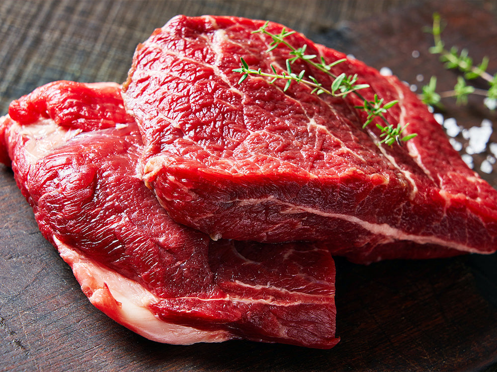 小さな工夫で美味しさが違う！冷凍肉の解凍方法