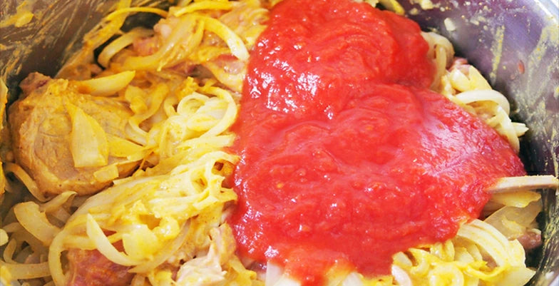 ラムチョップにトマトジュース