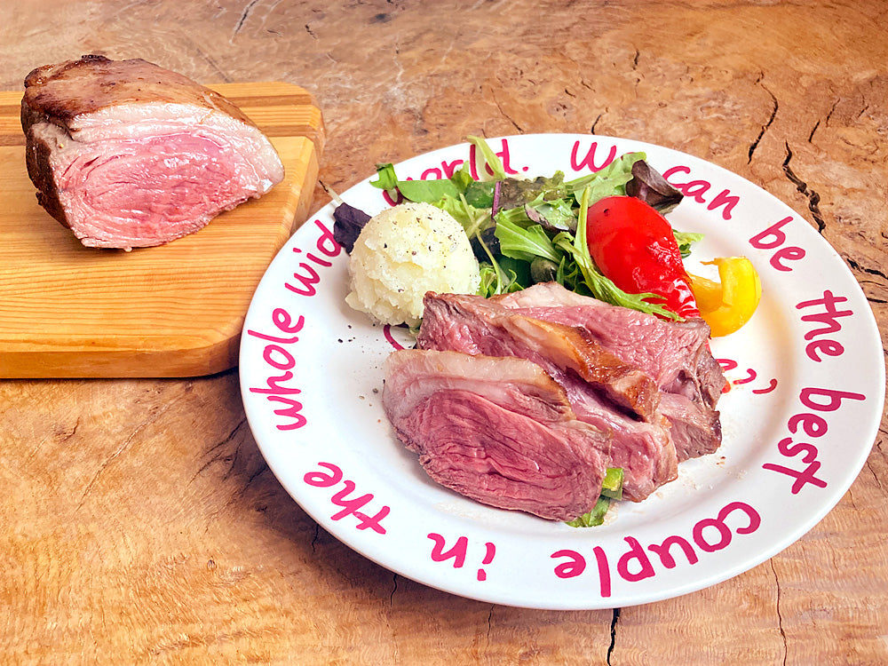 ラム塊肉（ローストビーフのラム版のような仕上がり）