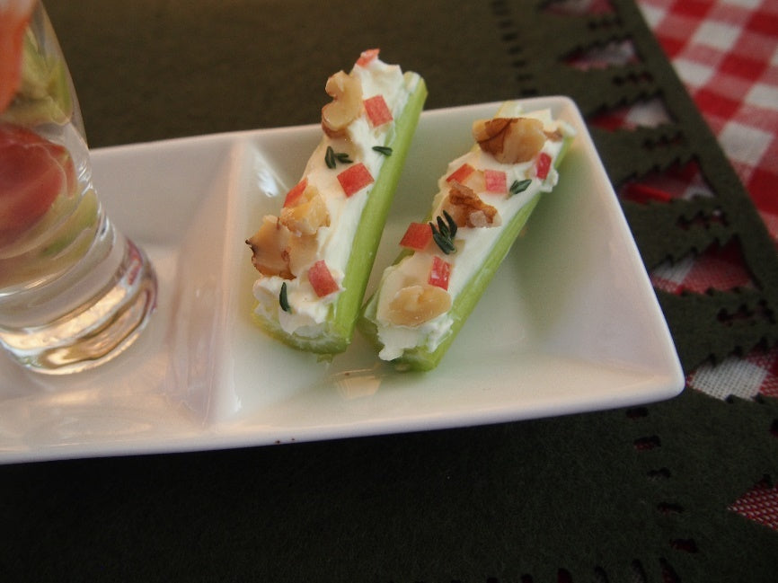セロリとクリームチーズのボート
