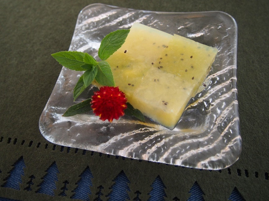 2色のキウイの寒天ゼリー