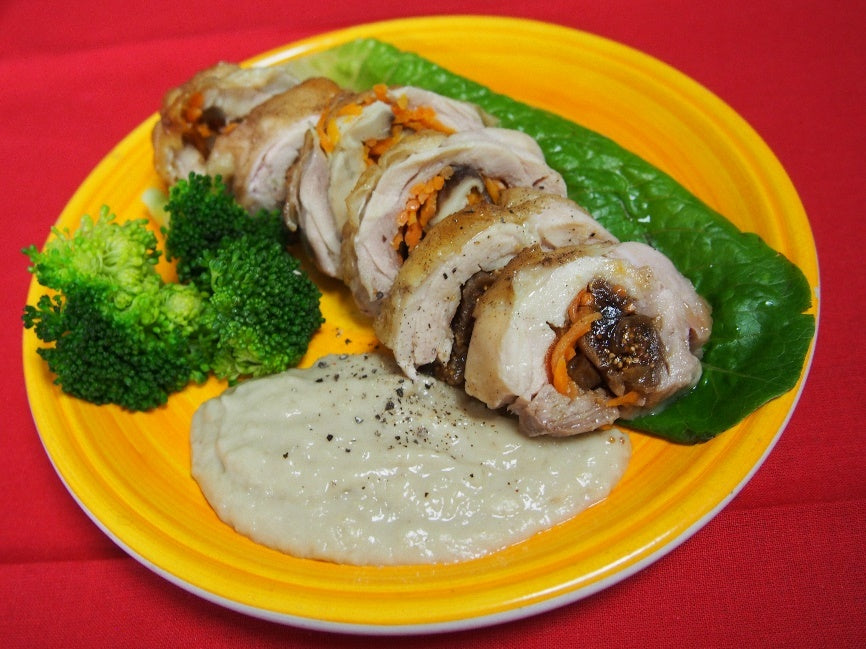 ジューシーな鶏もも肉でロールチキン