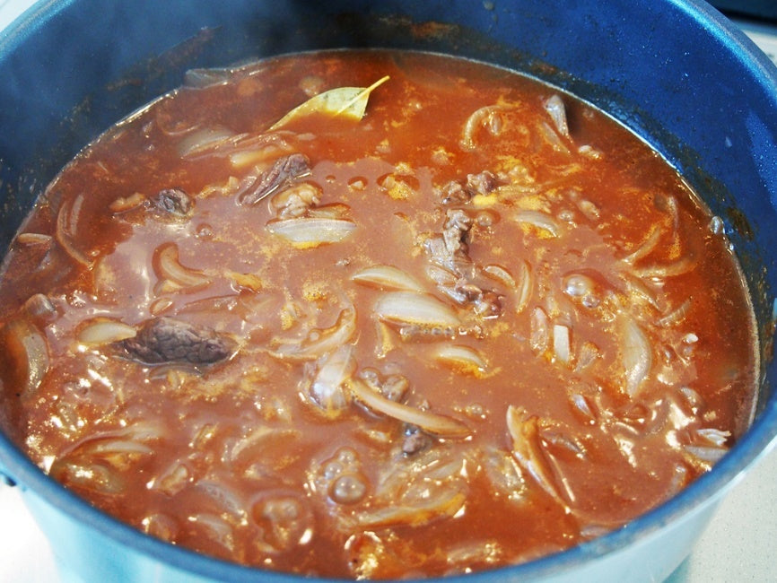 ビーフシチュー 煮る